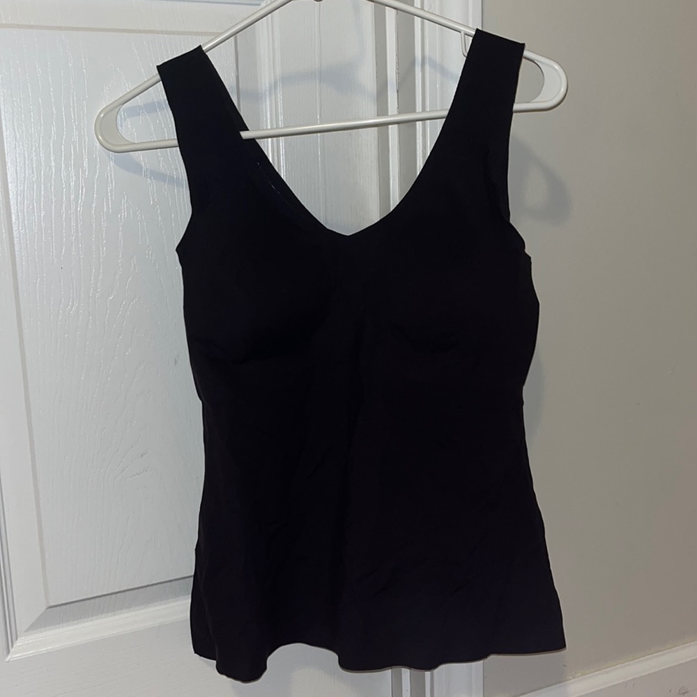 Knix, large tank sweat resistant top, bra pads included.